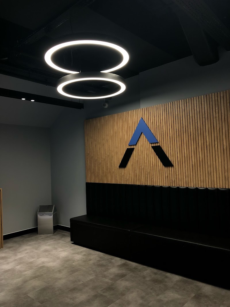 Skypeak Club